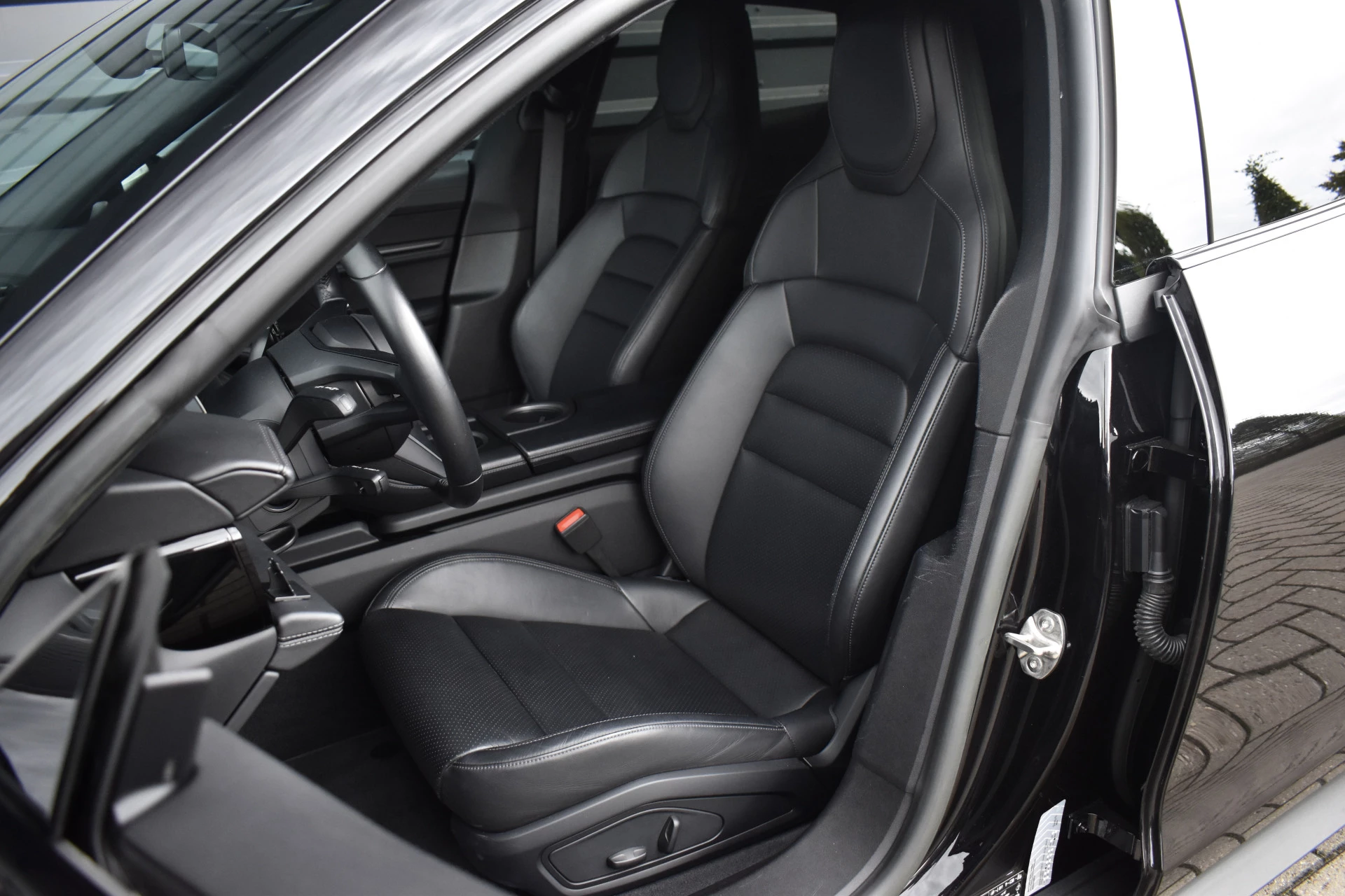 Hoofdafbeelding Porsche Taycan