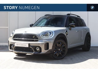 MINI Countryman Cooper SE ALL4 Automaat / Panoramadak / Comfortstoelen / Comfort Access / Stoelverwarming / 18" LM Pin Spoke zwart