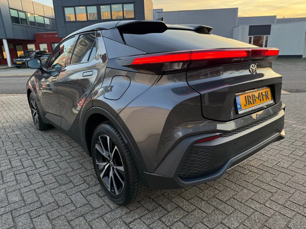 Hoofdafbeelding Toyota C-HR