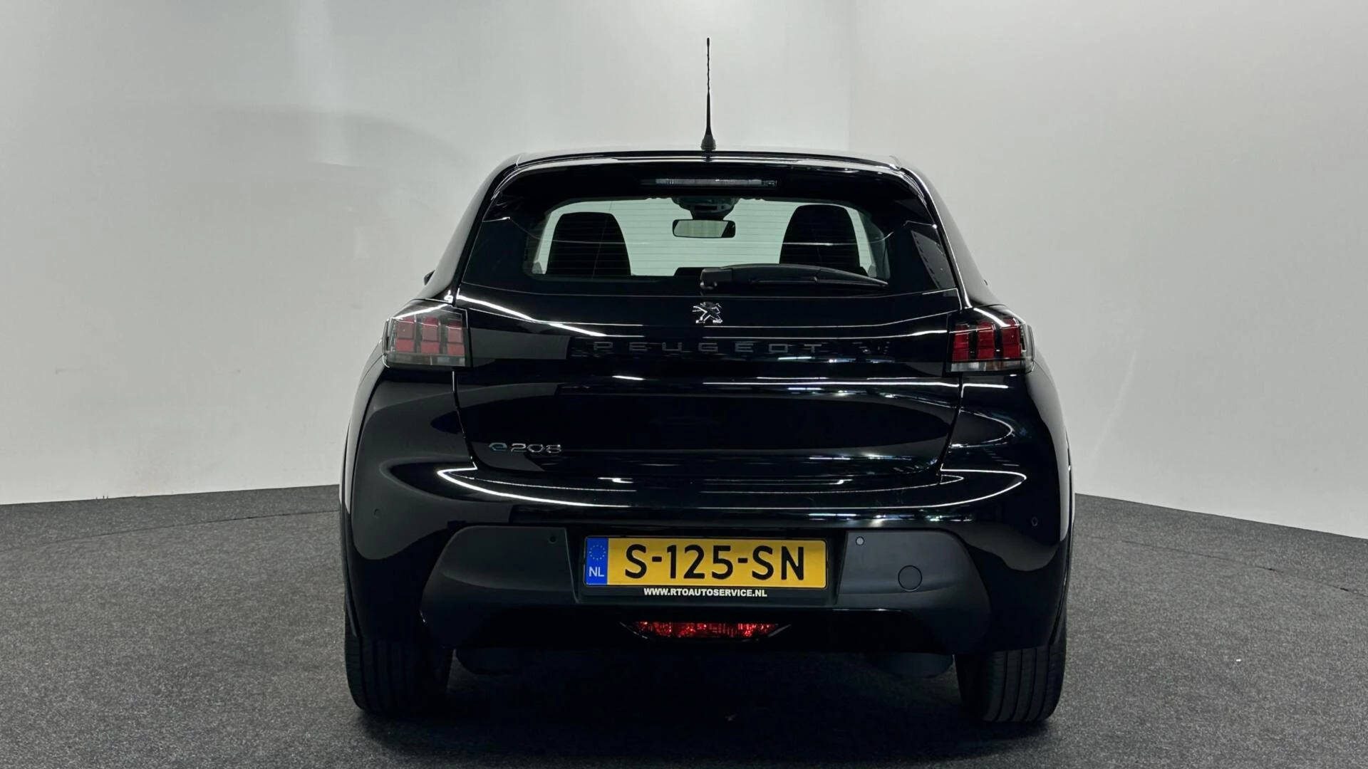 Hoofdafbeelding Peugeot e-208