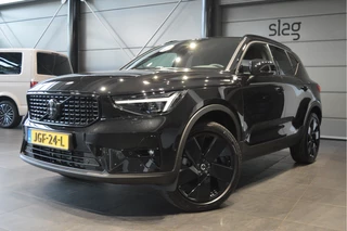 Hoofdafbeelding Volvo XC40 Volvo XC40 2.0 B3 Plus Dark Black edition camera harman kardon 20 inch !!
