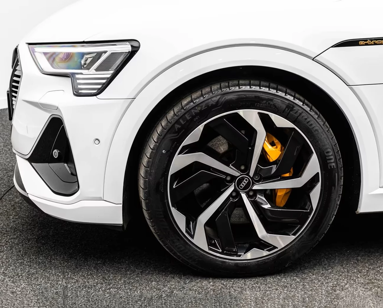 Hoofdafbeelding Audi e-tron