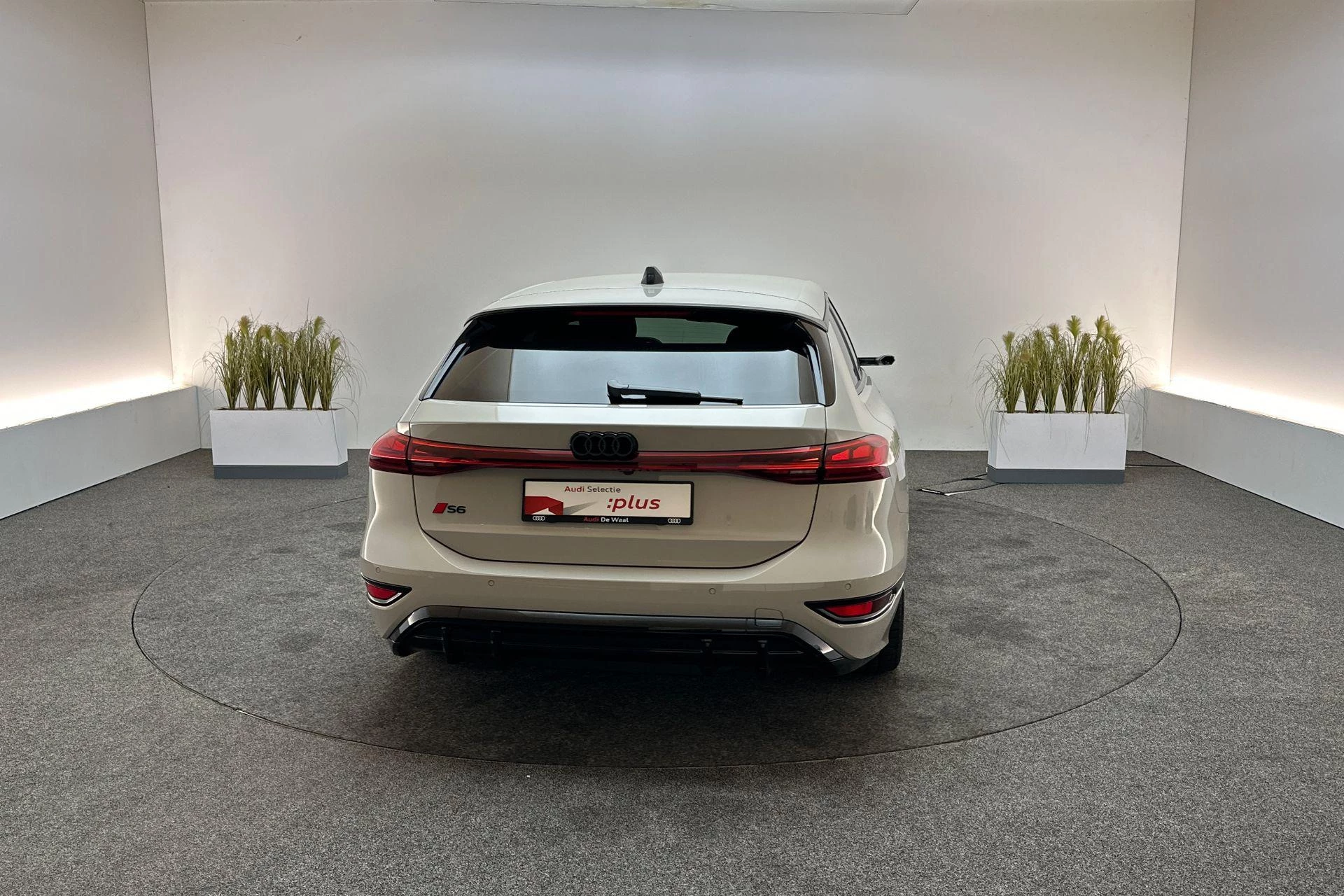 Hoofdafbeelding Audi S6 Avant e-tron