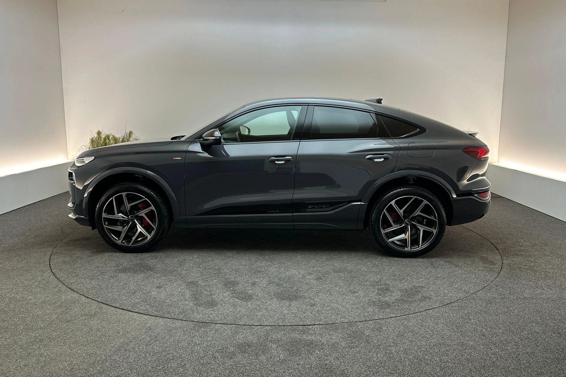 Hoofdafbeelding Audi Q6 e-tron