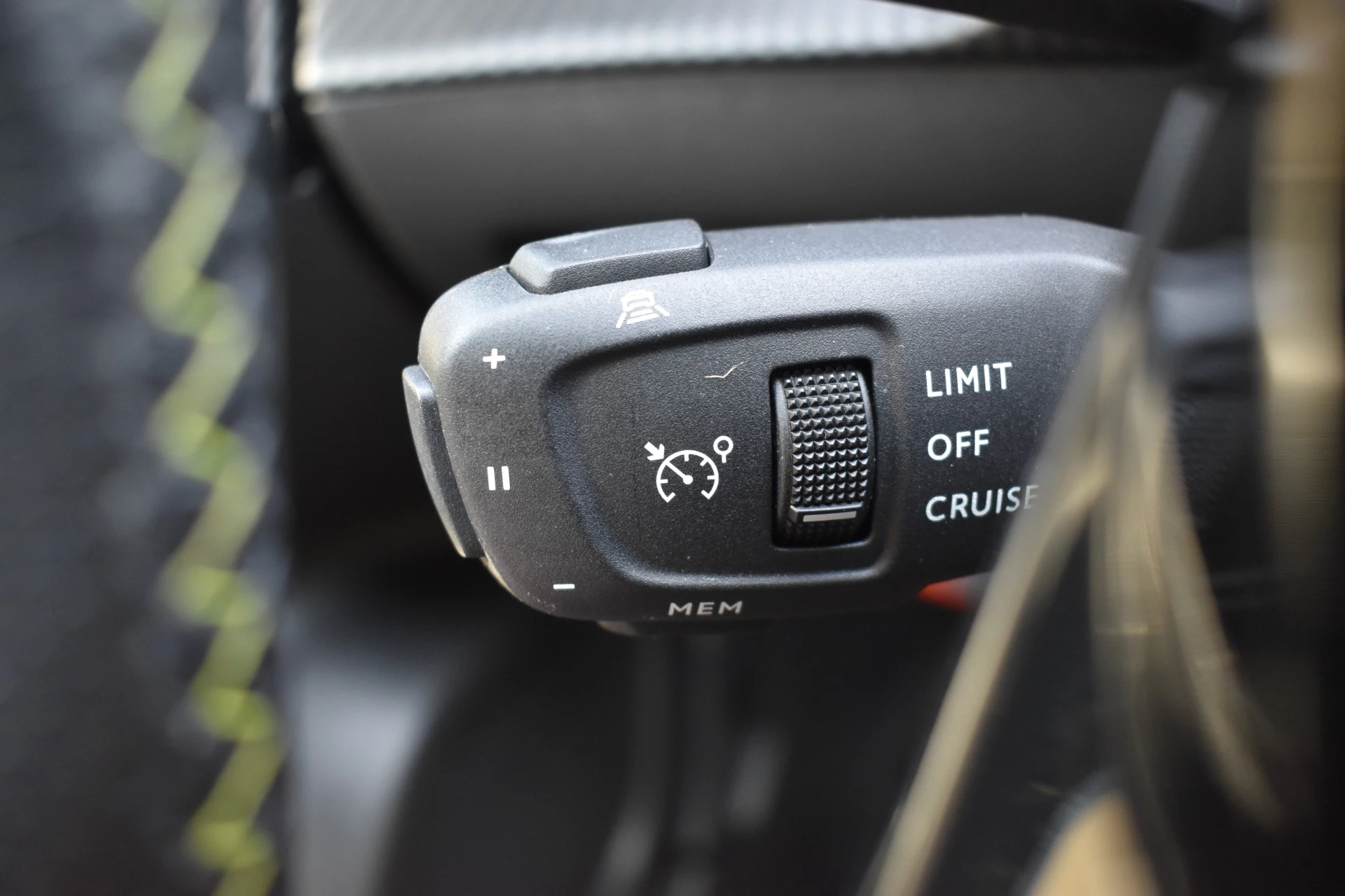 Hoofdafbeelding Peugeot e-2008