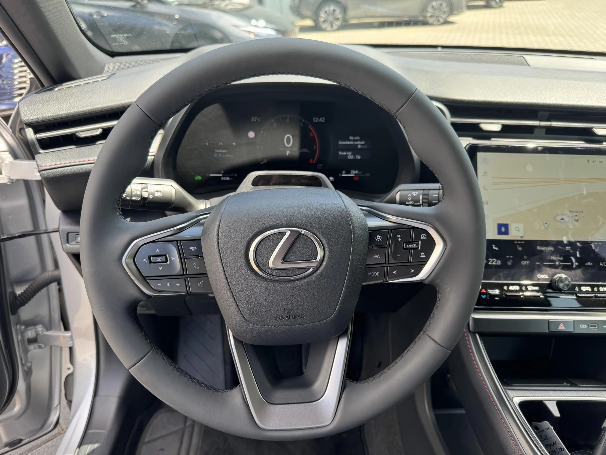 Hoofdafbeelding Lexus LBX