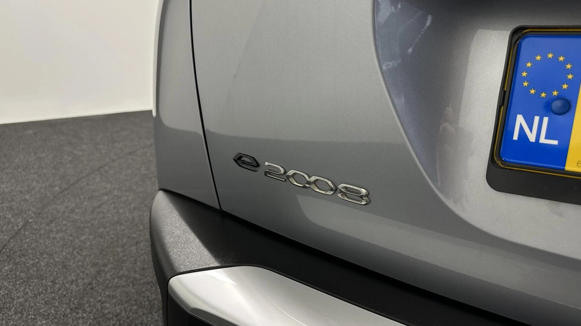 Hoofdafbeelding Peugeot e-2008