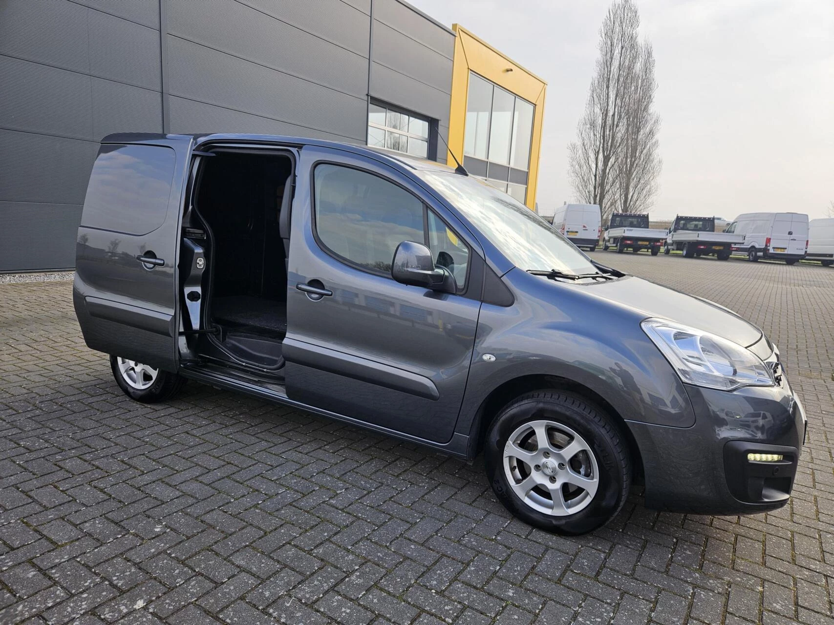 Hoofdafbeelding Peugeot Partner