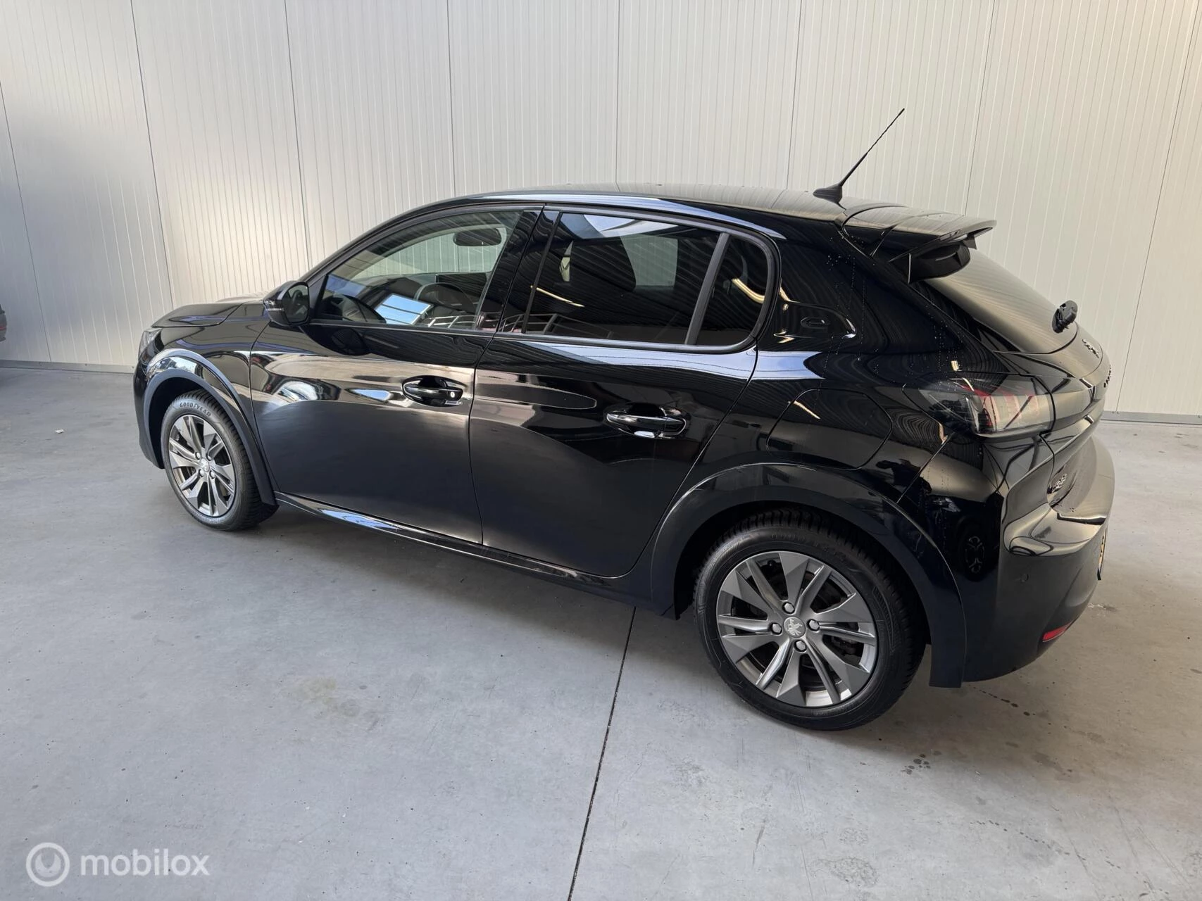 Hoofdafbeelding Peugeot e-208