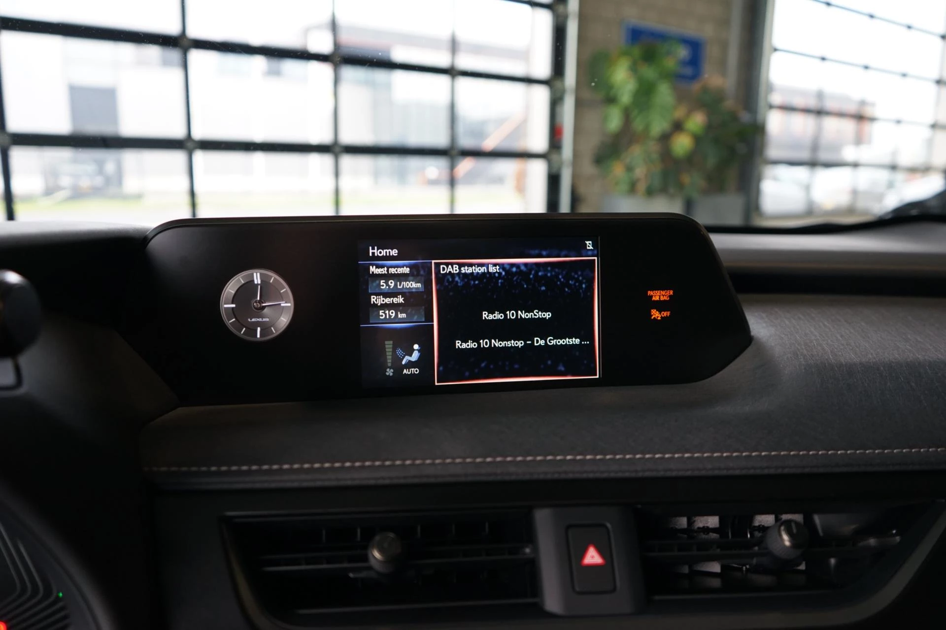 Hoofdafbeelding Lexus UX