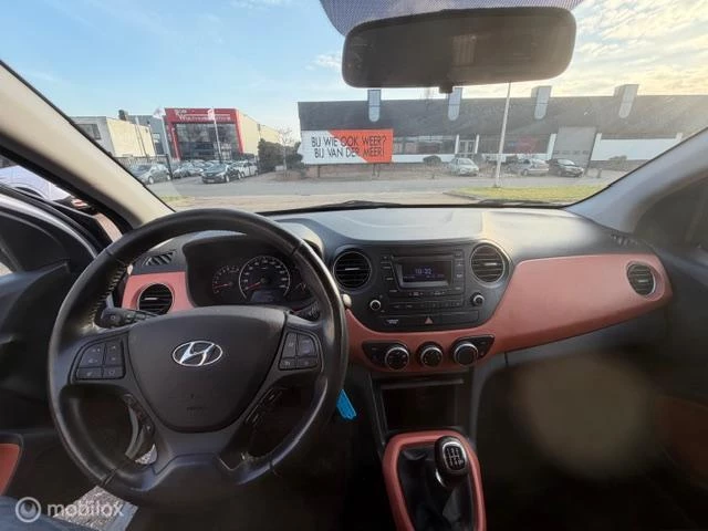 Hoofdafbeelding Hyundai i10