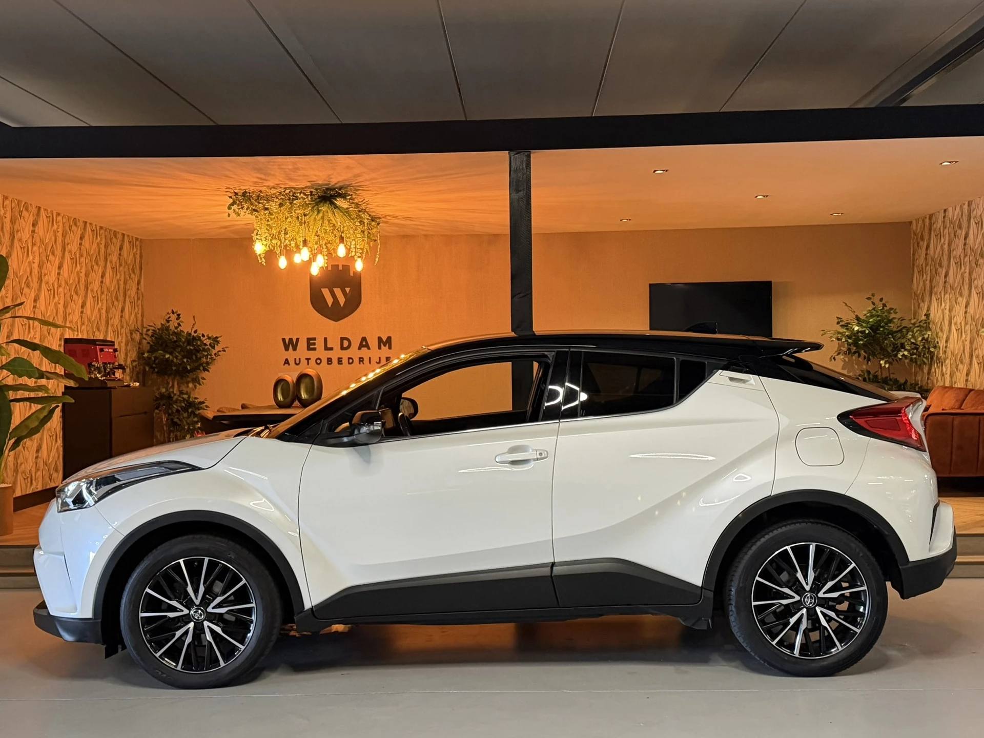 Hoofdafbeelding Toyota C-HR