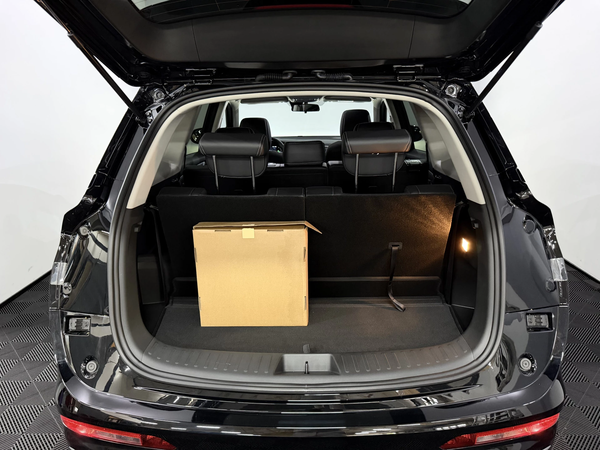 Hoofdafbeelding DFSK E5 PHEV