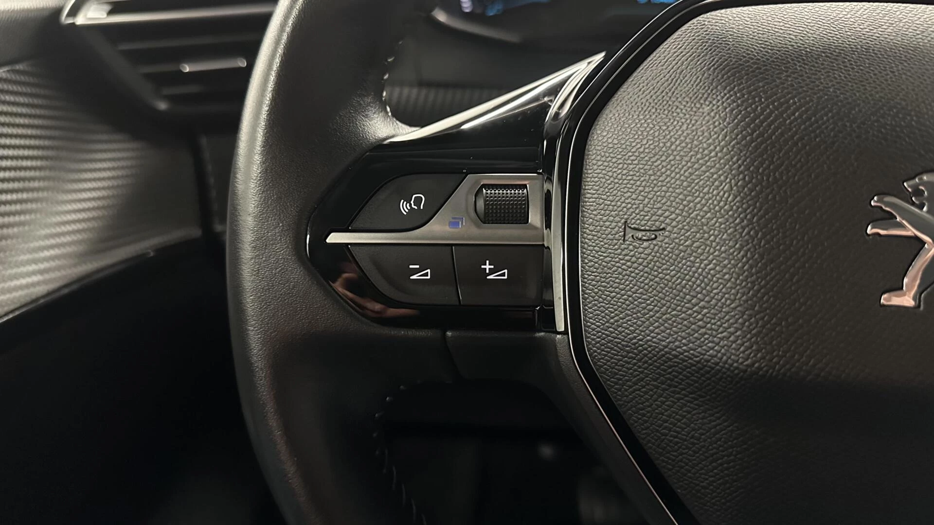 Hoofdafbeelding Peugeot e-208