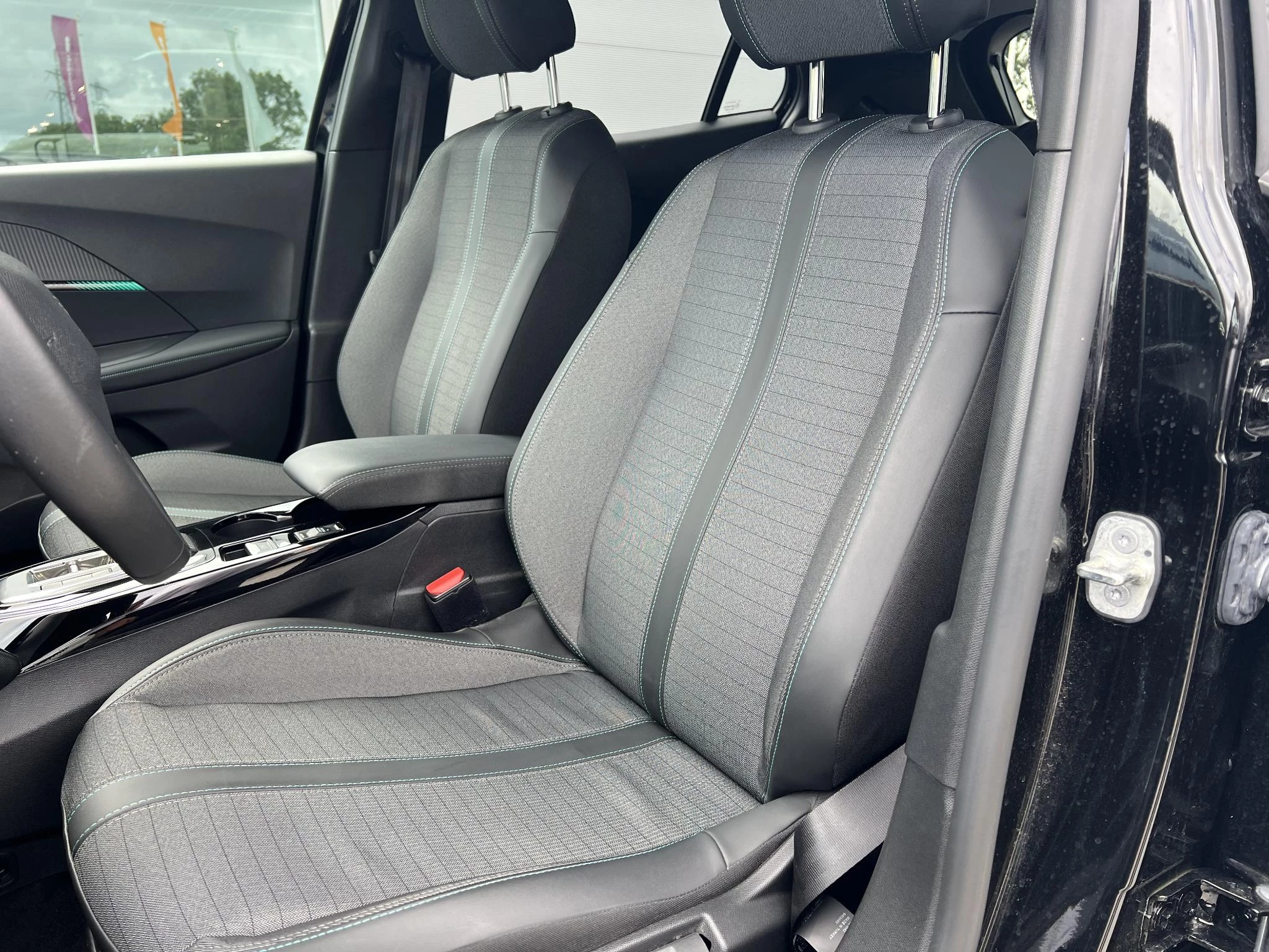 Hoofdafbeelding Peugeot e-2008