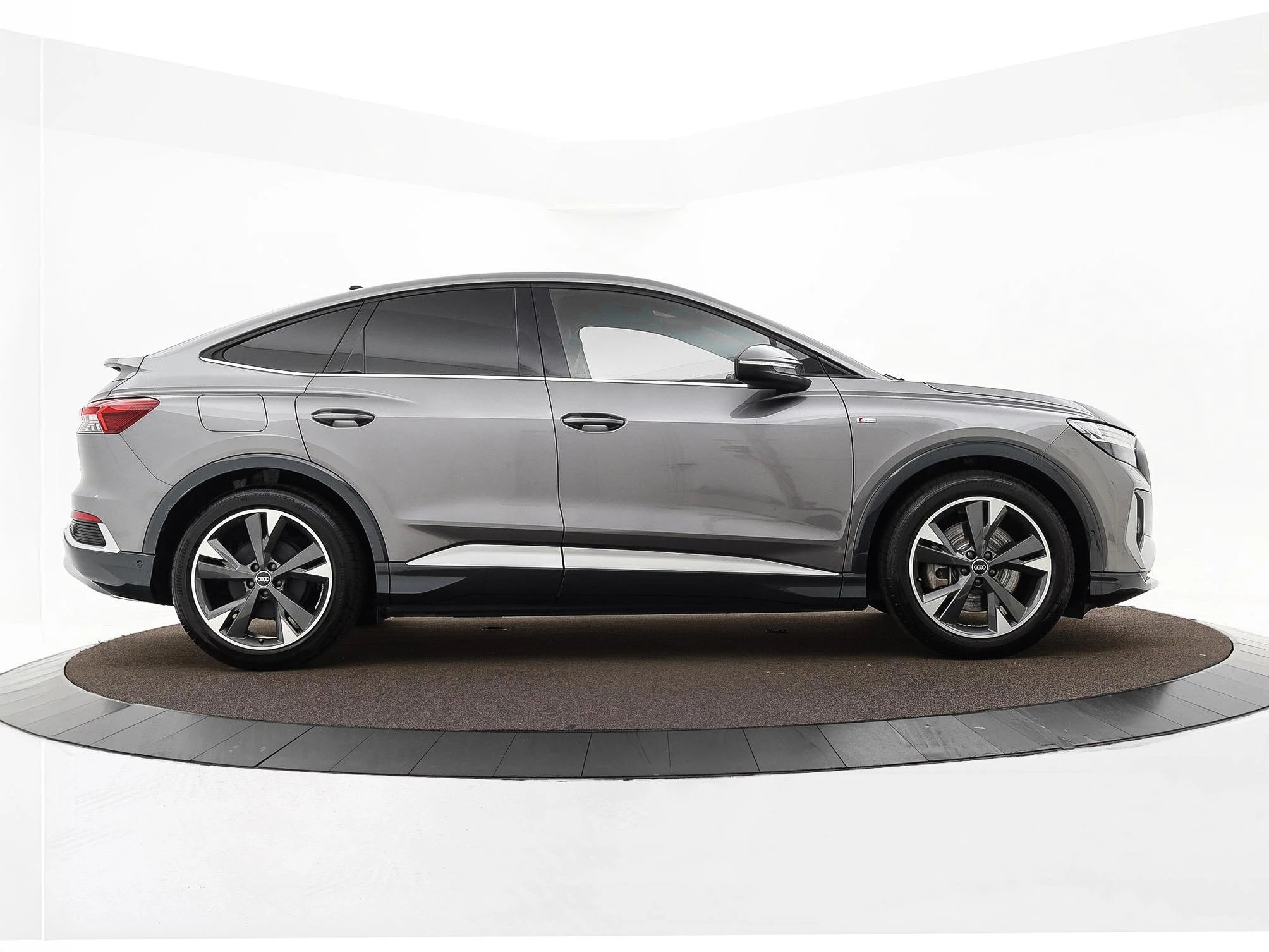 Hoofdafbeelding Audi Q4 Sportback e-tron