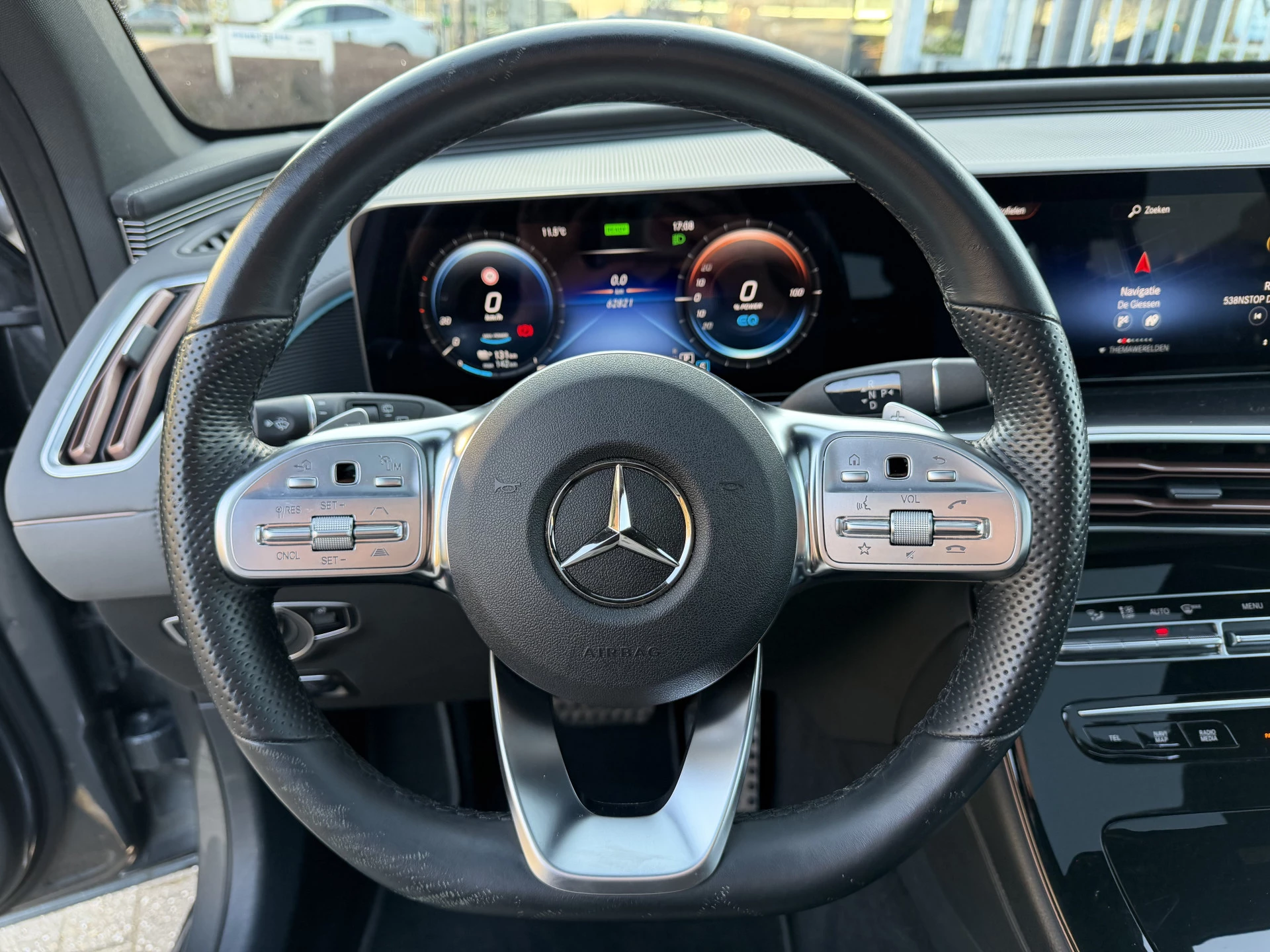 Hoofdafbeelding Mercedes-Benz EQC