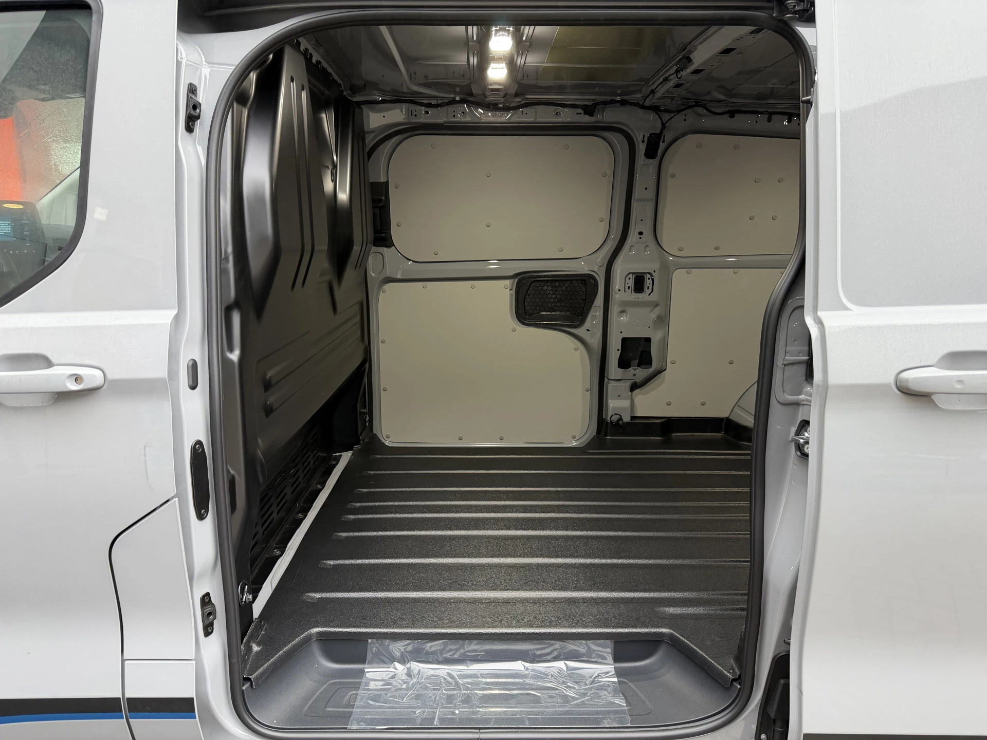 Hoofdafbeelding Ford E-Transit Custom