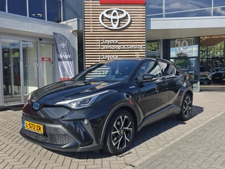 Hoofdafbeelding Toyota C-HR Toyota C-HR 1.8 Hybrid Style NAVI BLUETOOTH JBL-AUDIO BLIND-SPOT STOELVERW KEYLESS AD-CRUISE PARK-SENSOREN