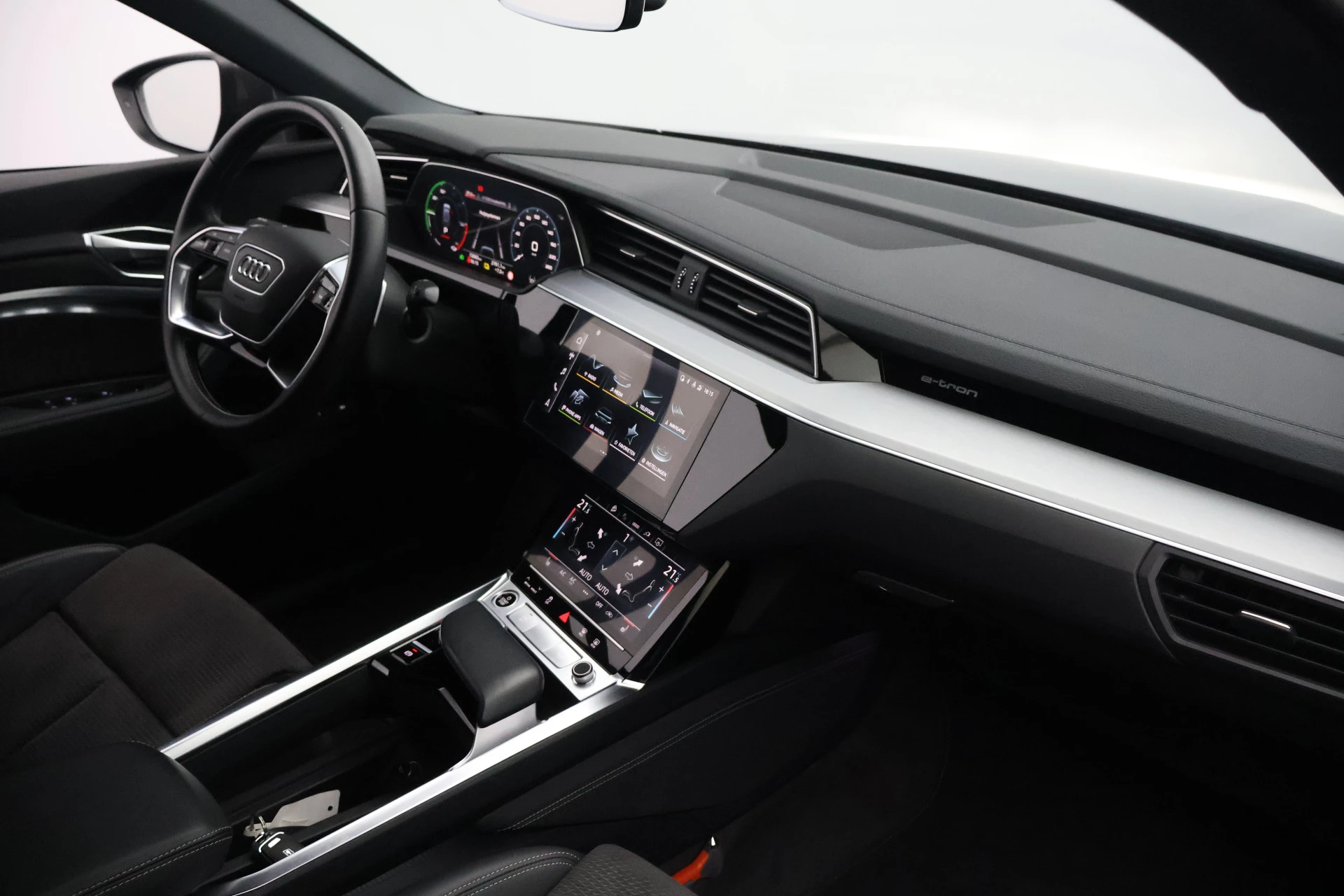 Hoofdafbeelding Audi e-tron