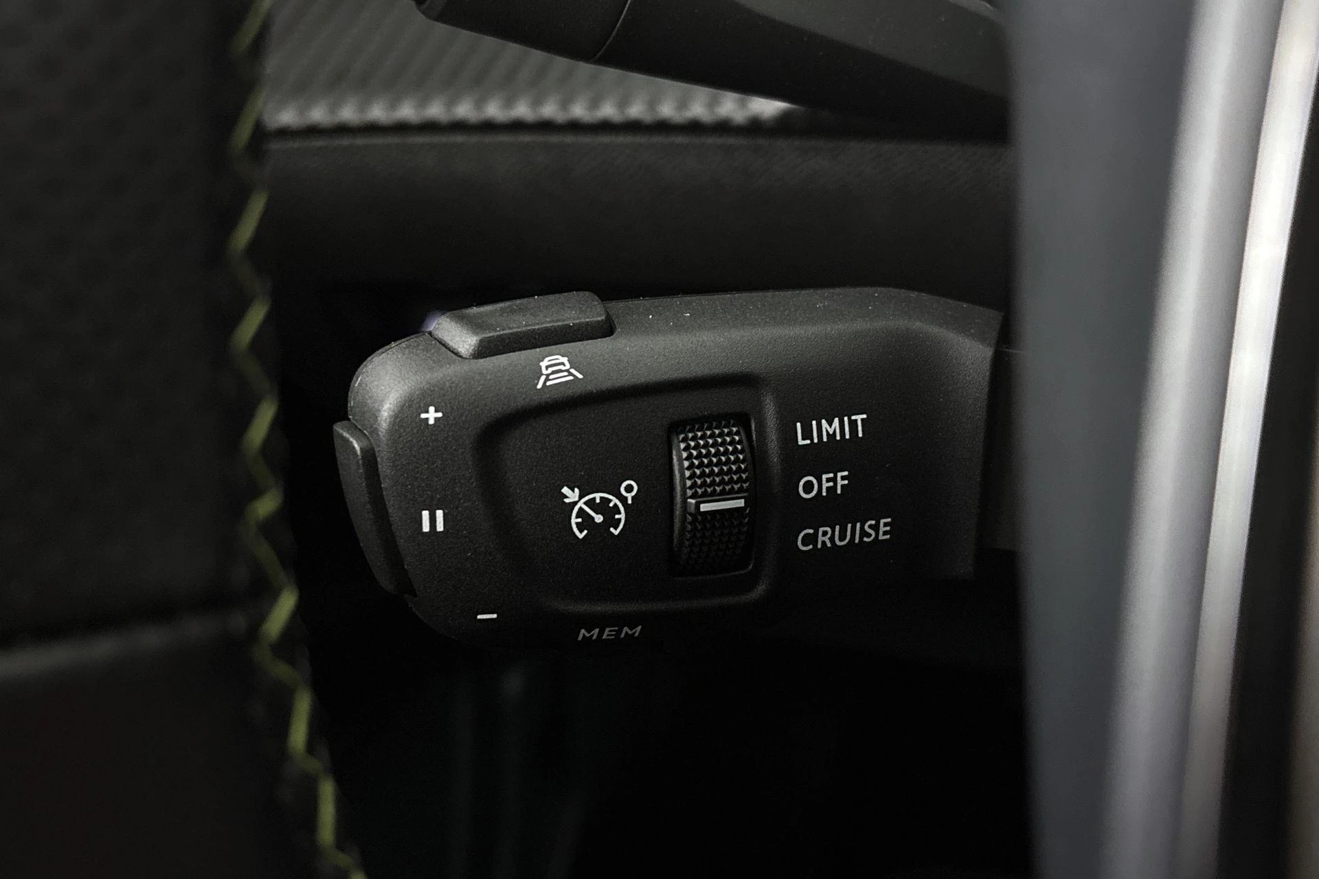 Hoofdafbeelding Peugeot e-208