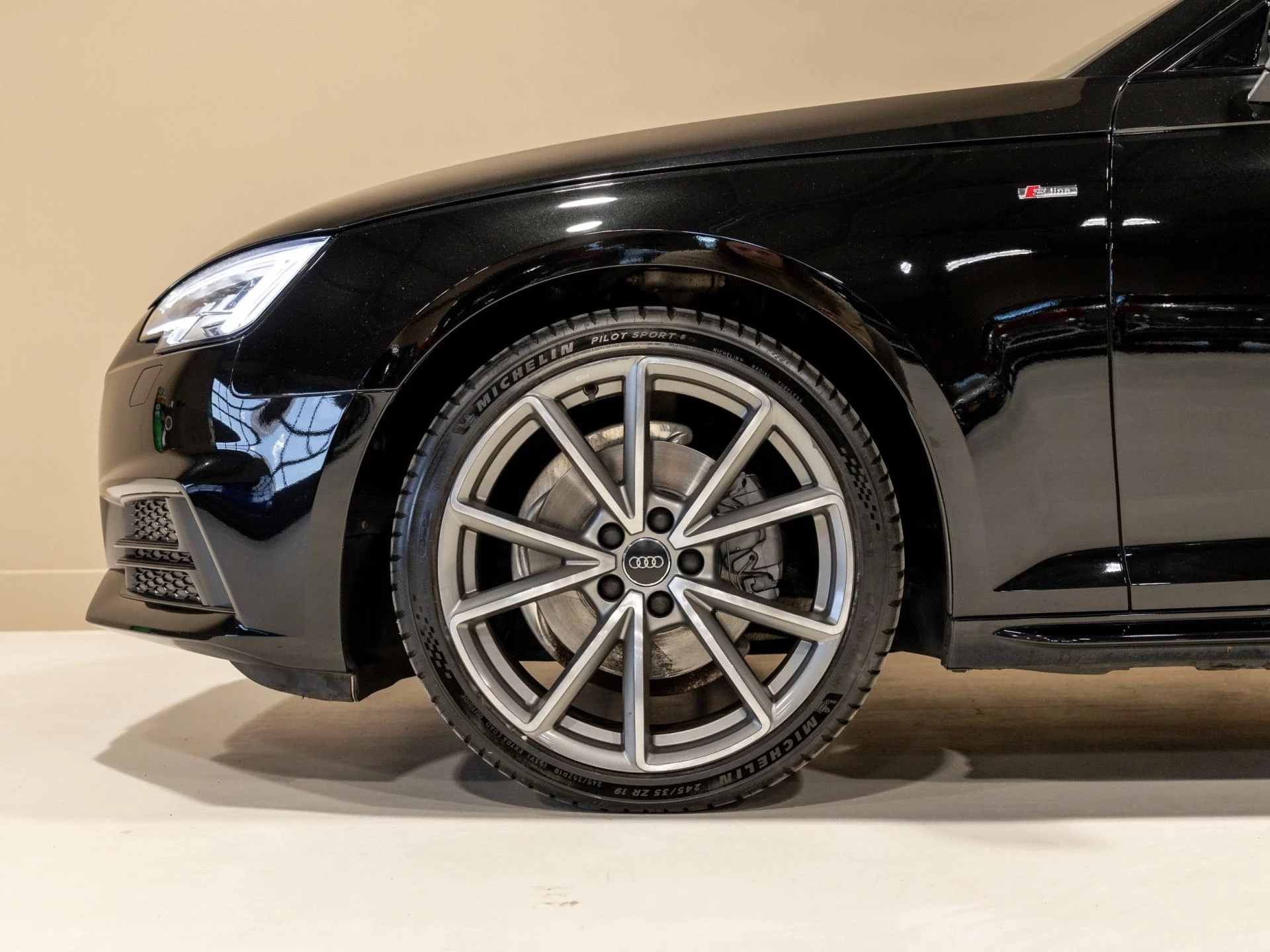 Hoofdafbeelding Audi A4