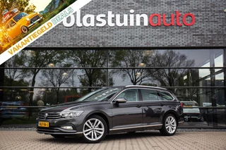 Hoofdafbeelding Volkswagen Passat Volkswagen Passat Variant 1.5 TSI Elegance , Adap. cruise, HUD, Carplay,