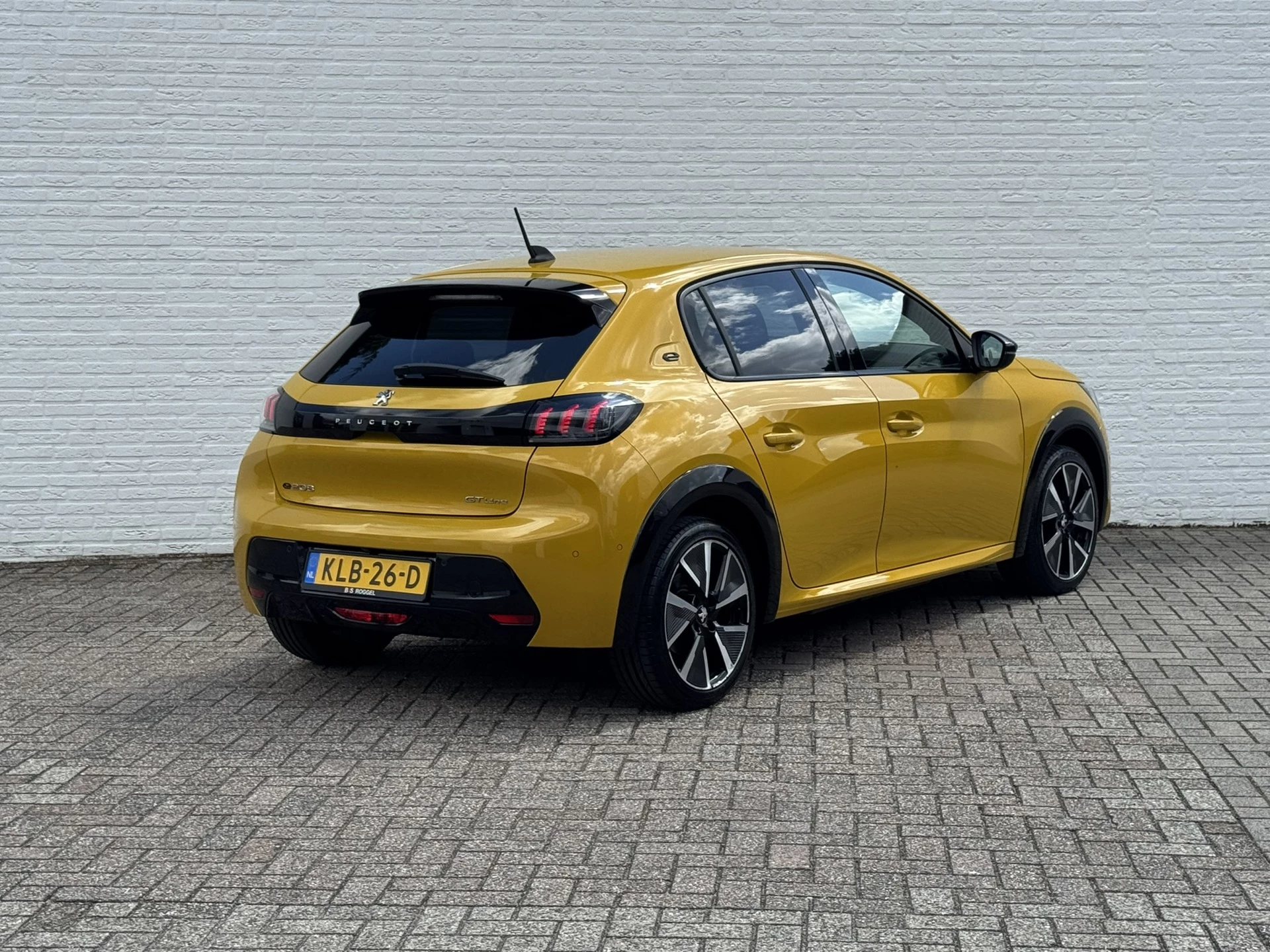 Hoofdafbeelding Peugeot e-208
