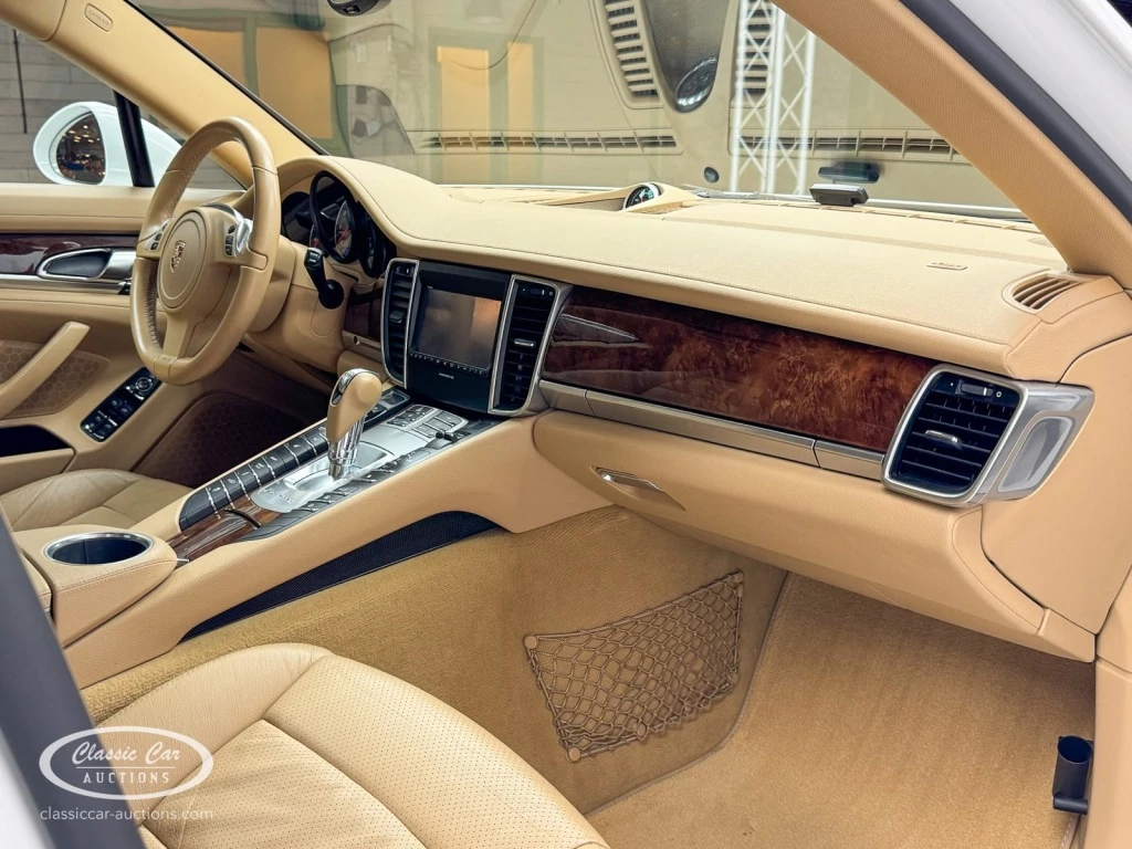 Hoofdafbeelding Porsche Panamera