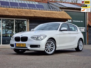 BMW 1-serie 116i Executive (NL-Auto / NAP / Trekhaak / Climate / Cruise / Bluetooth / Xenon / Parkeersensoren / Ketting vervangen)