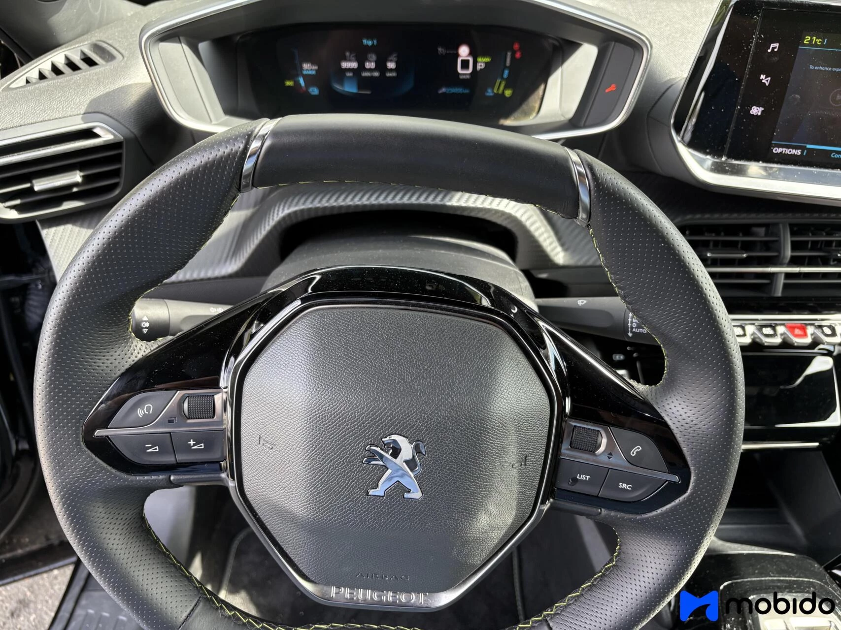 Hoofdafbeelding Peugeot e-2008