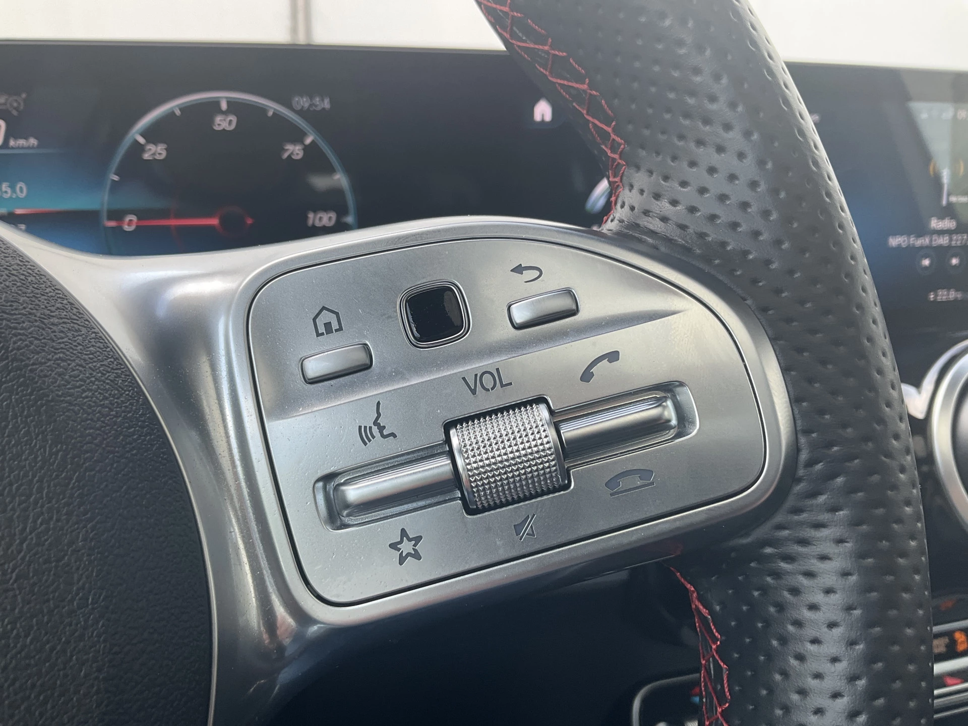 Hoofdafbeelding Mercedes-Benz EQB