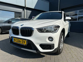 Hoofdafbeelding BMW X1 BMW X1 1.5 met APK, trekhaak, PDC, cruise control, airco