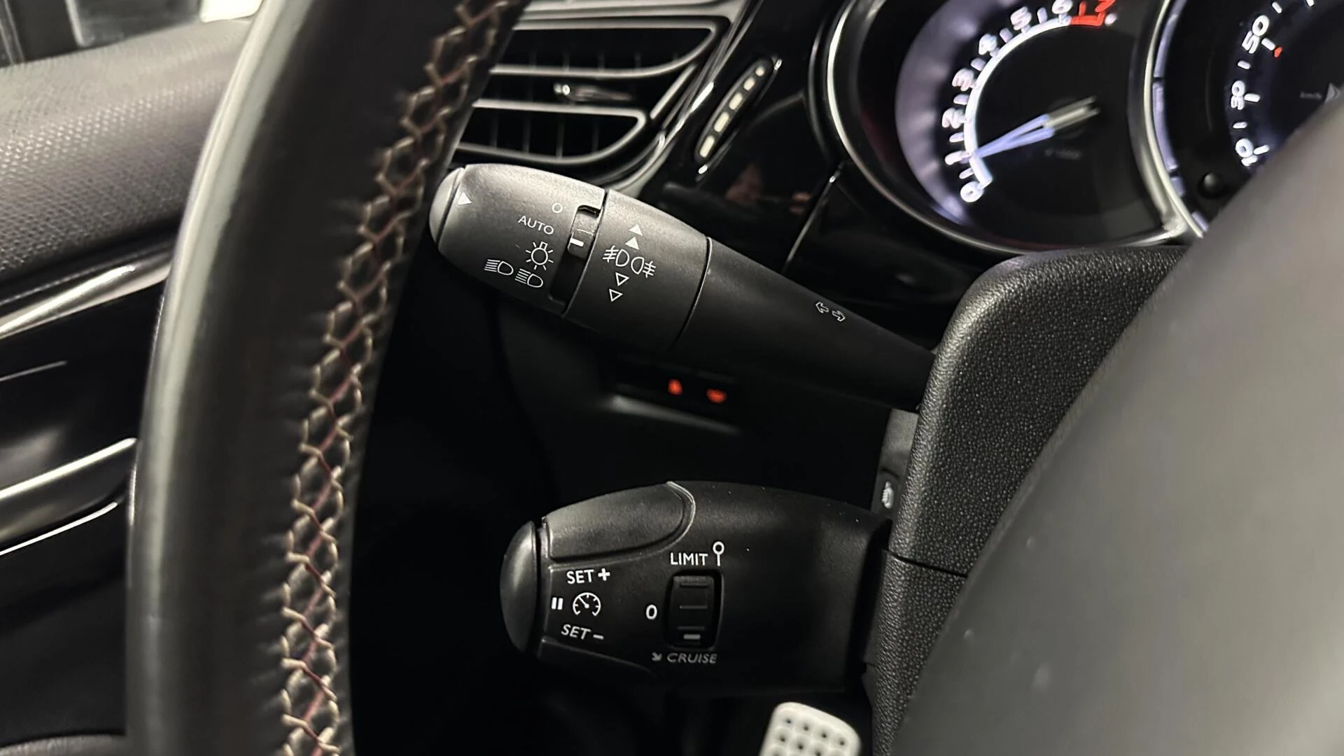 Hoofdafbeelding DS DS 3