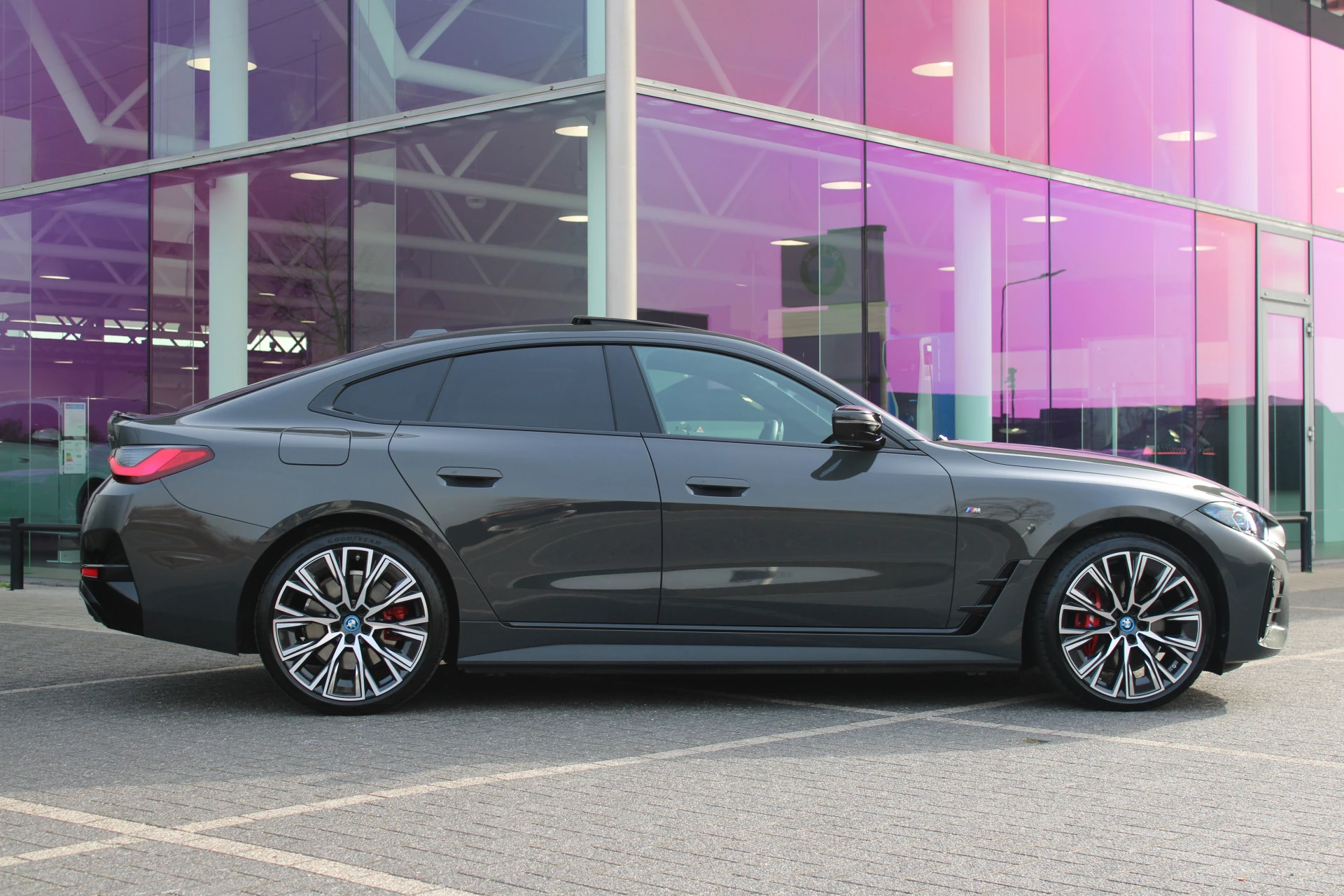 Hoofdafbeelding BMW i4