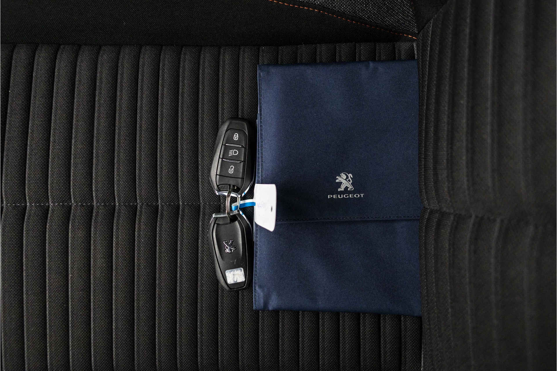 Hoofdafbeelding Peugeot e-208