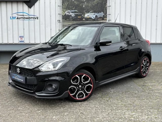 Hoofdafbeelding Suzuki Swift Suzuki Swift 1.4 Sport 130pk Smart Hybrid | Adaptive | Camera | Carplay | Dodehoek | Clima
