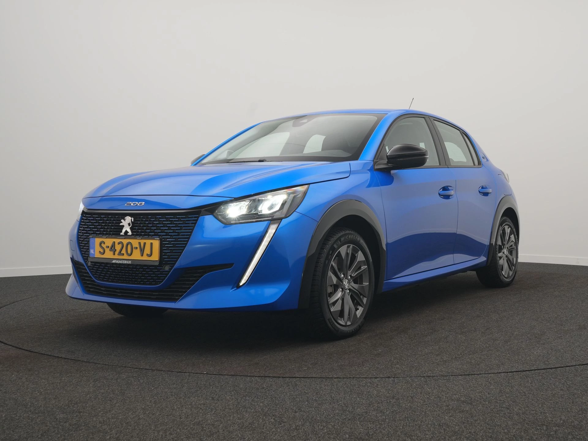Hoofdafbeelding Peugeot e-208