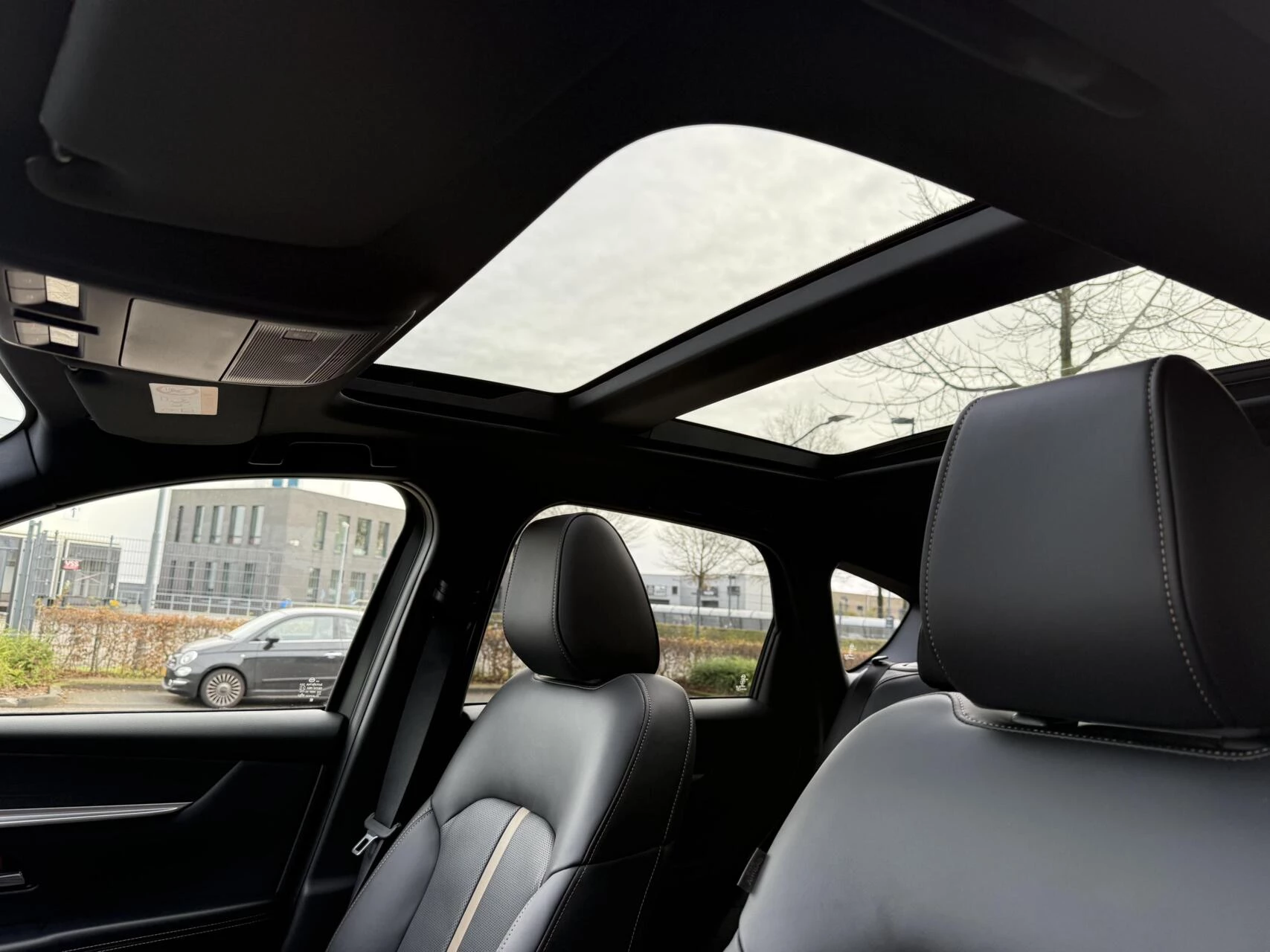 Hoofdafbeelding Mazda CX-60