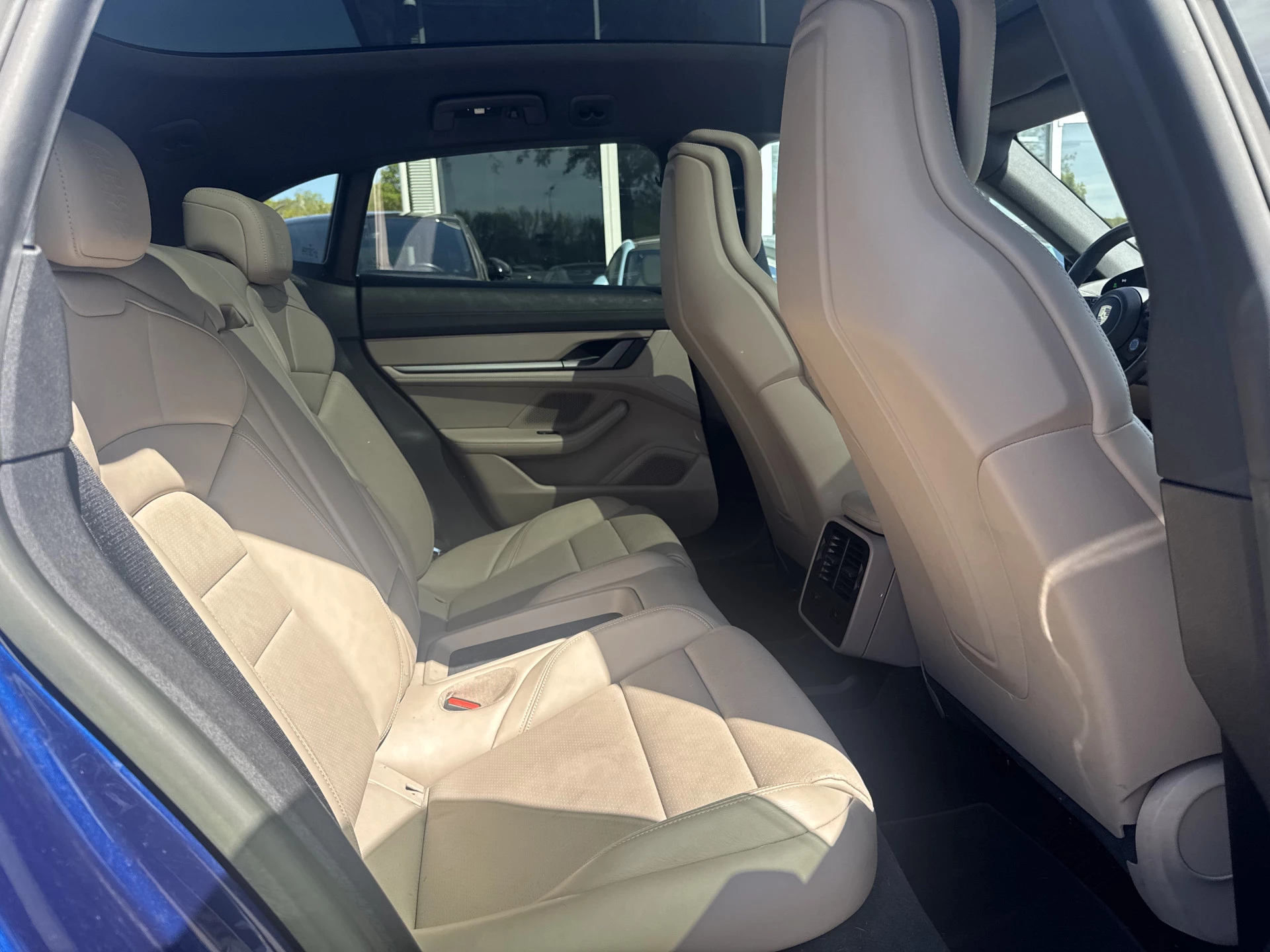 Hoofdafbeelding Porsche Taycan