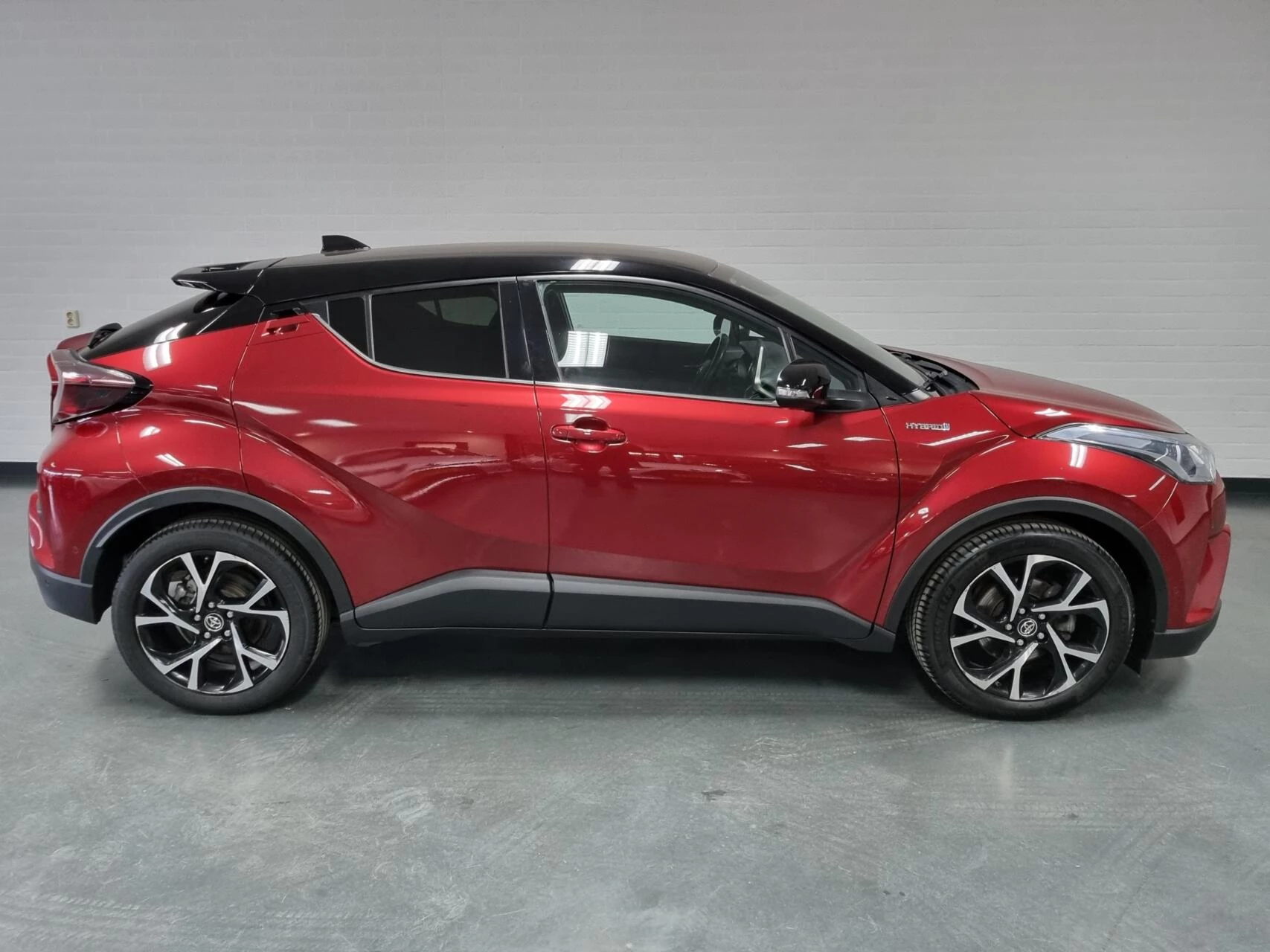 Hoofdafbeelding Toyota C-HR