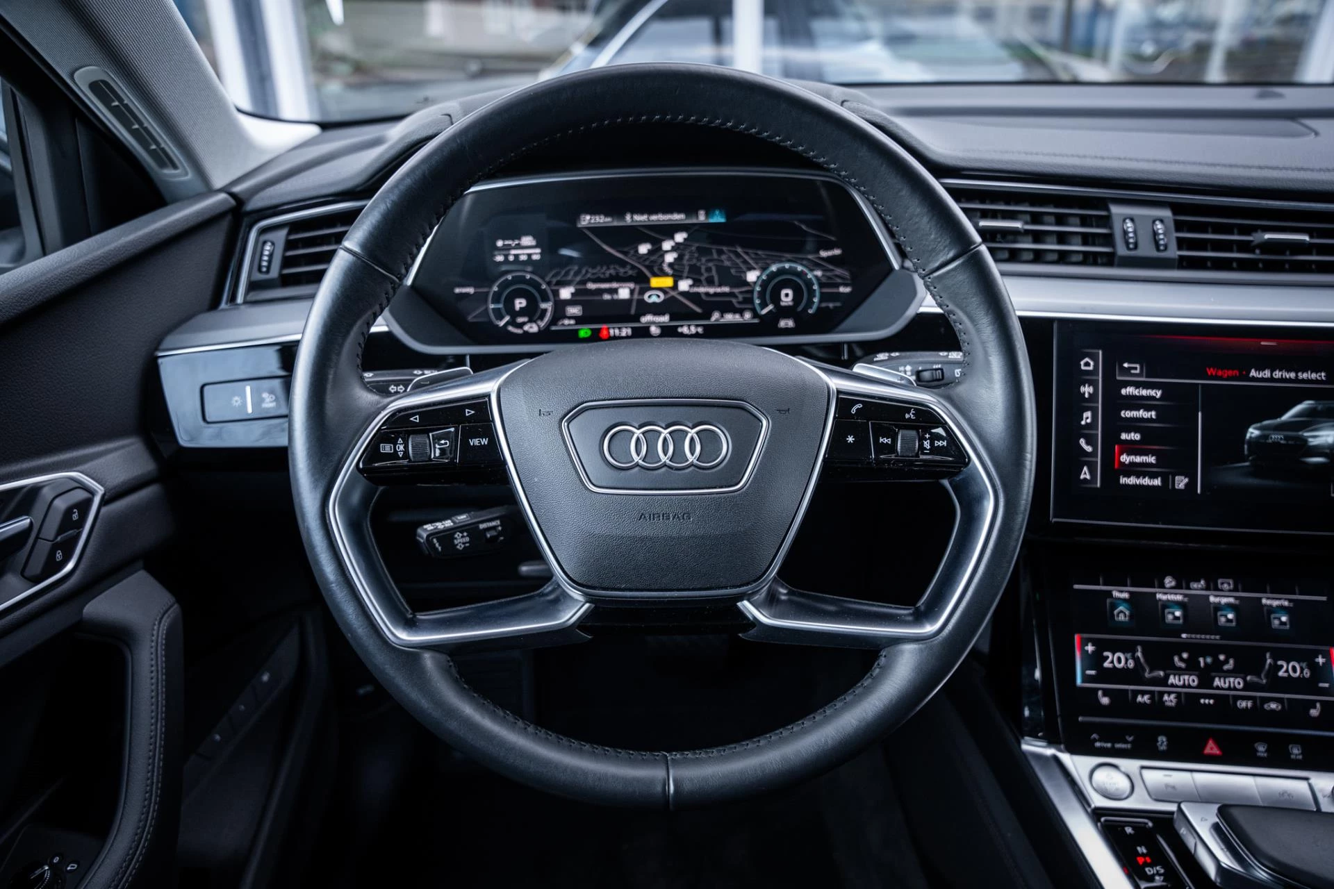 Hoofdafbeelding Audi e-tron