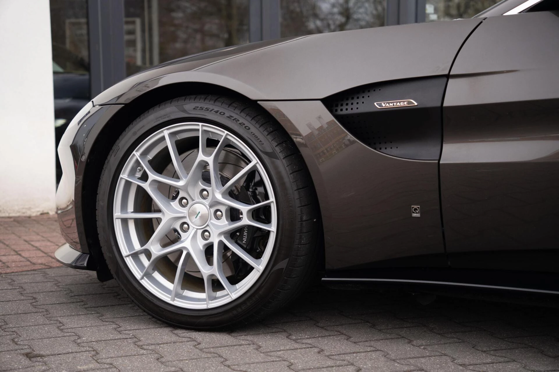 Hoofdafbeelding Aston Martin V8 Vantage