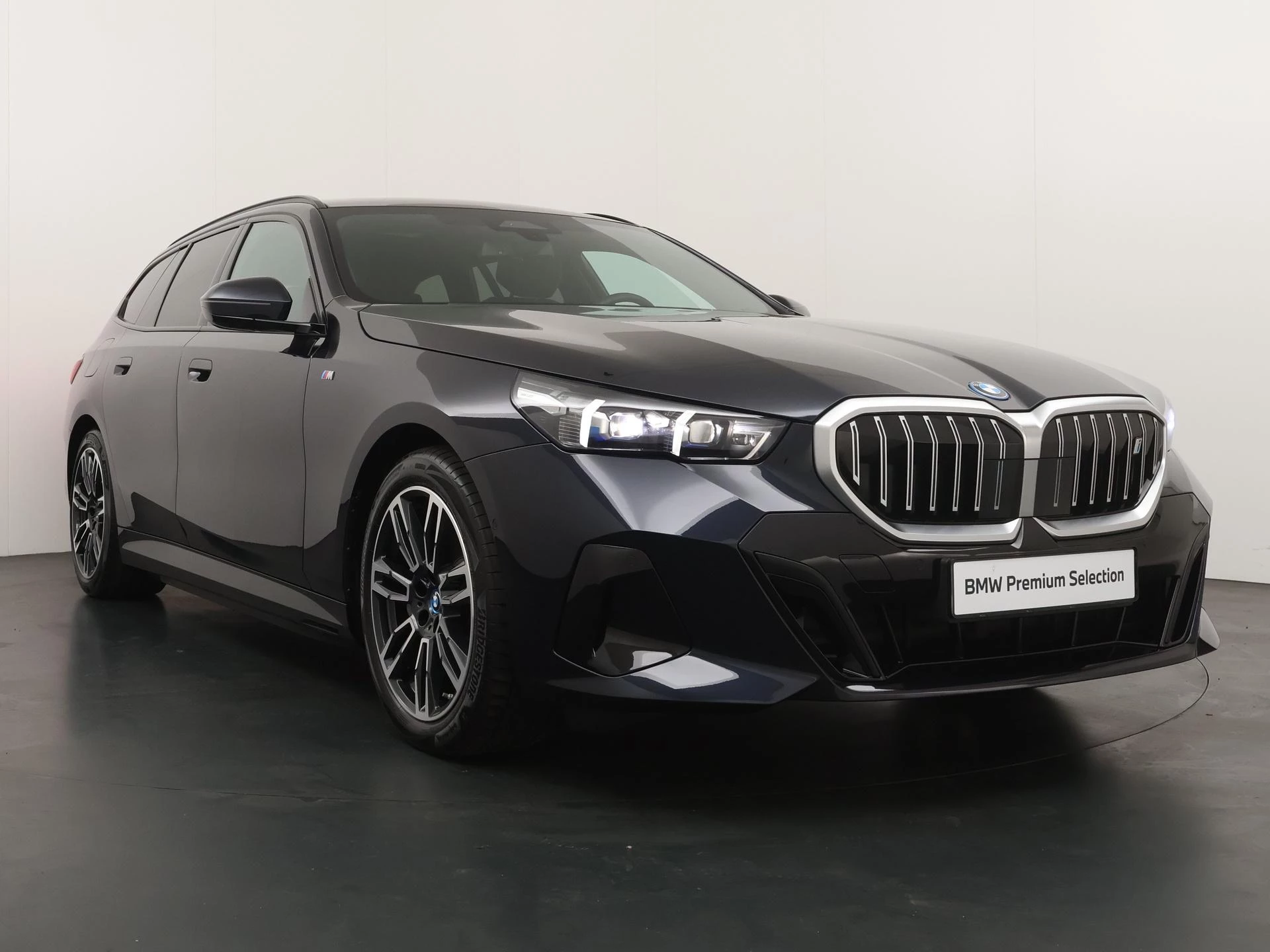 Hoofdafbeelding BMW i5