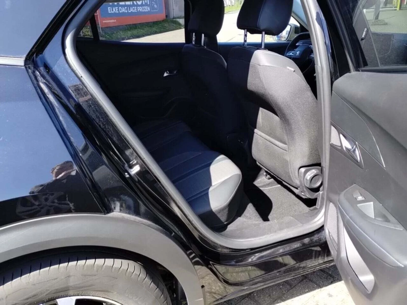 Hoofdafbeelding Peugeot e-2008