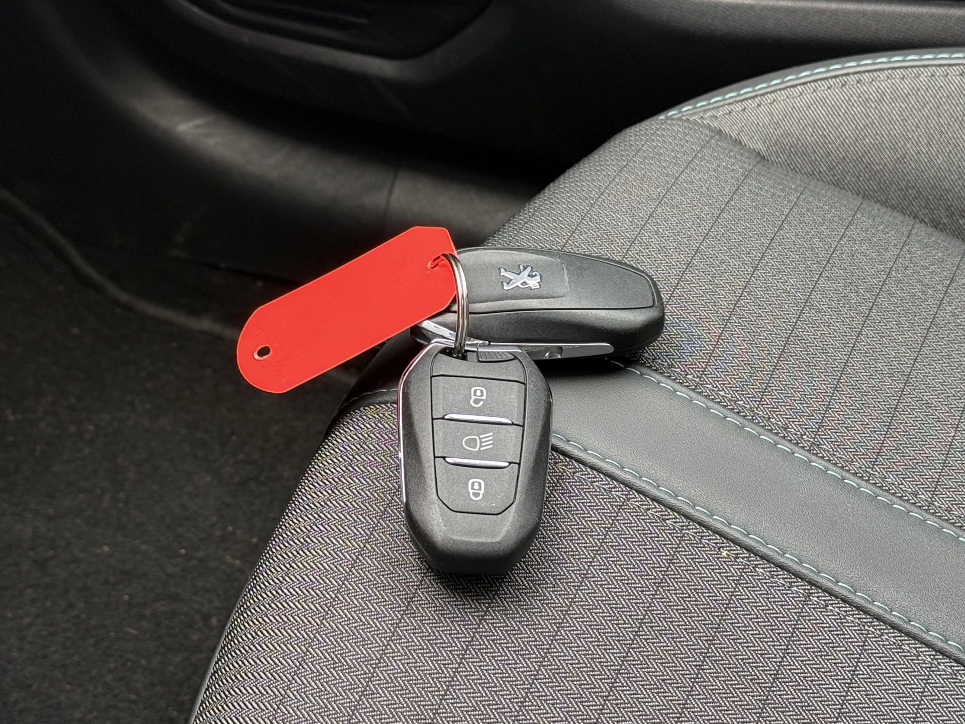 Hoofdafbeelding Peugeot e-208