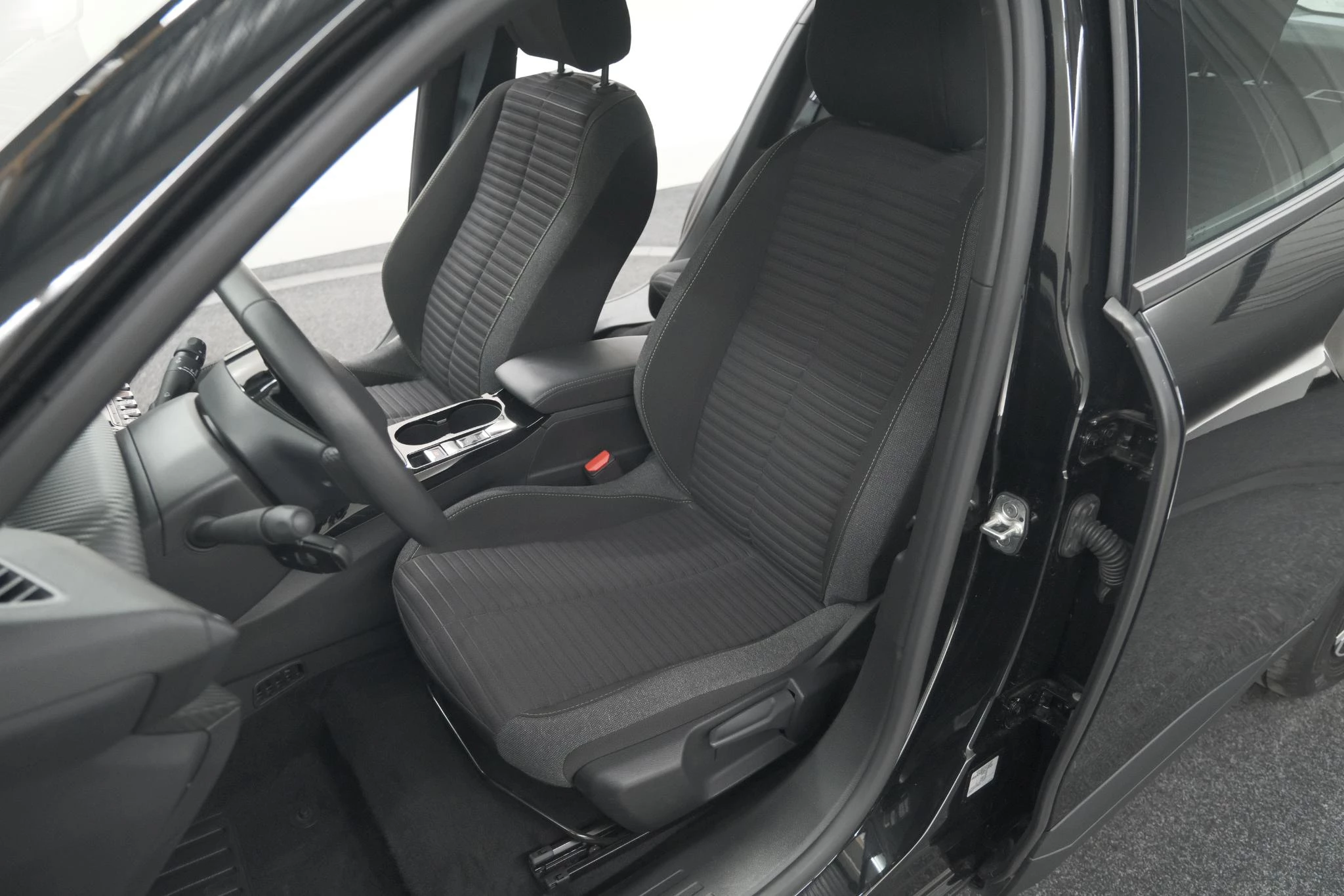 Hoofdafbeelding Peugeot e-2008