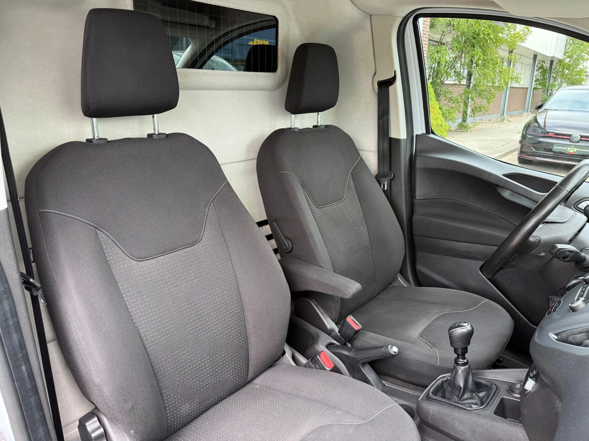 Hoofdafbeelding Ford Transit Courier