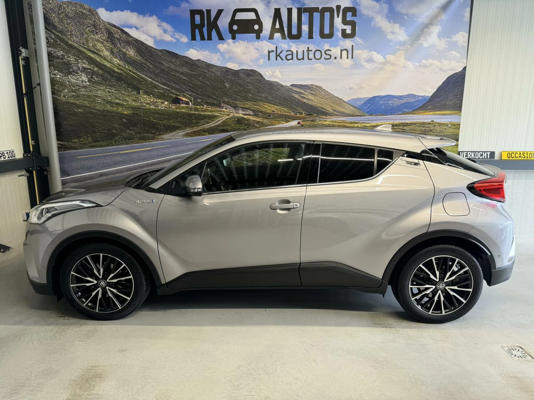 Hoofdafbeelding Toyota C-HR