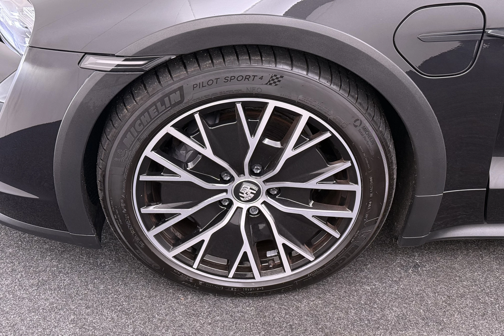 Hoofdafbeelding Porsche Taycan